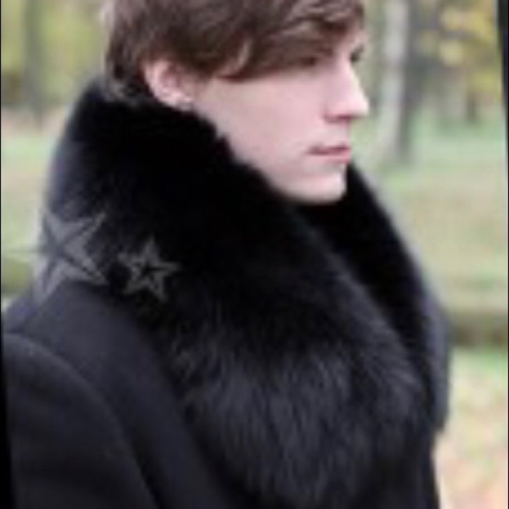 Black fox fur collar